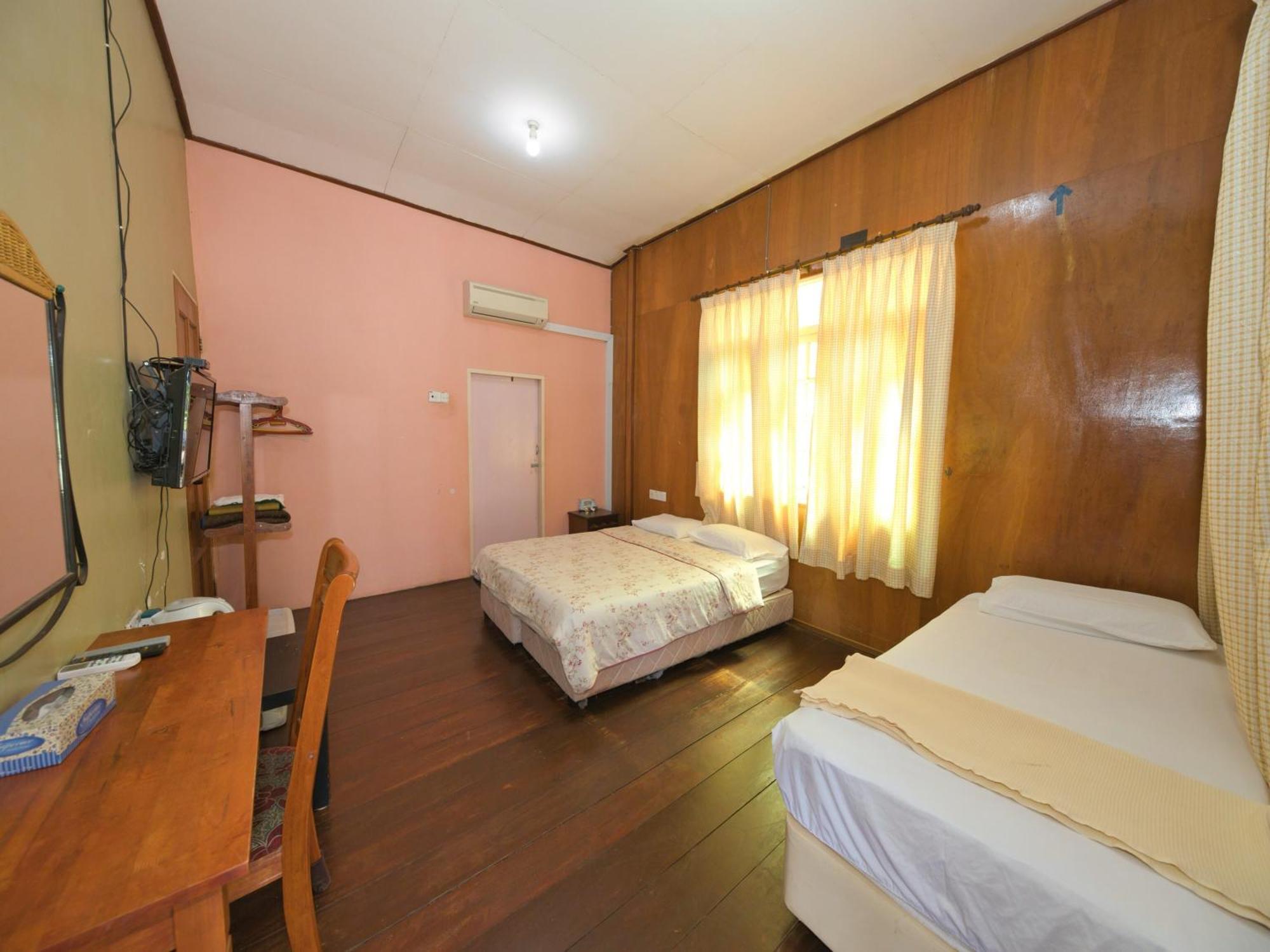 Oyo 90968 Teratak Samuderakita, Chalet & Guesthouse Kampong Gong Badak Kültér fotó