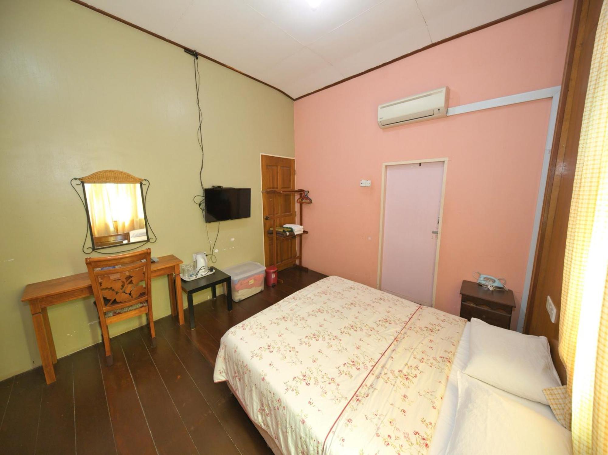 Oyo 90968 Teratak Samuderakita, Chalet & Guesthouse Kampong Gong Badak Kültér fotó