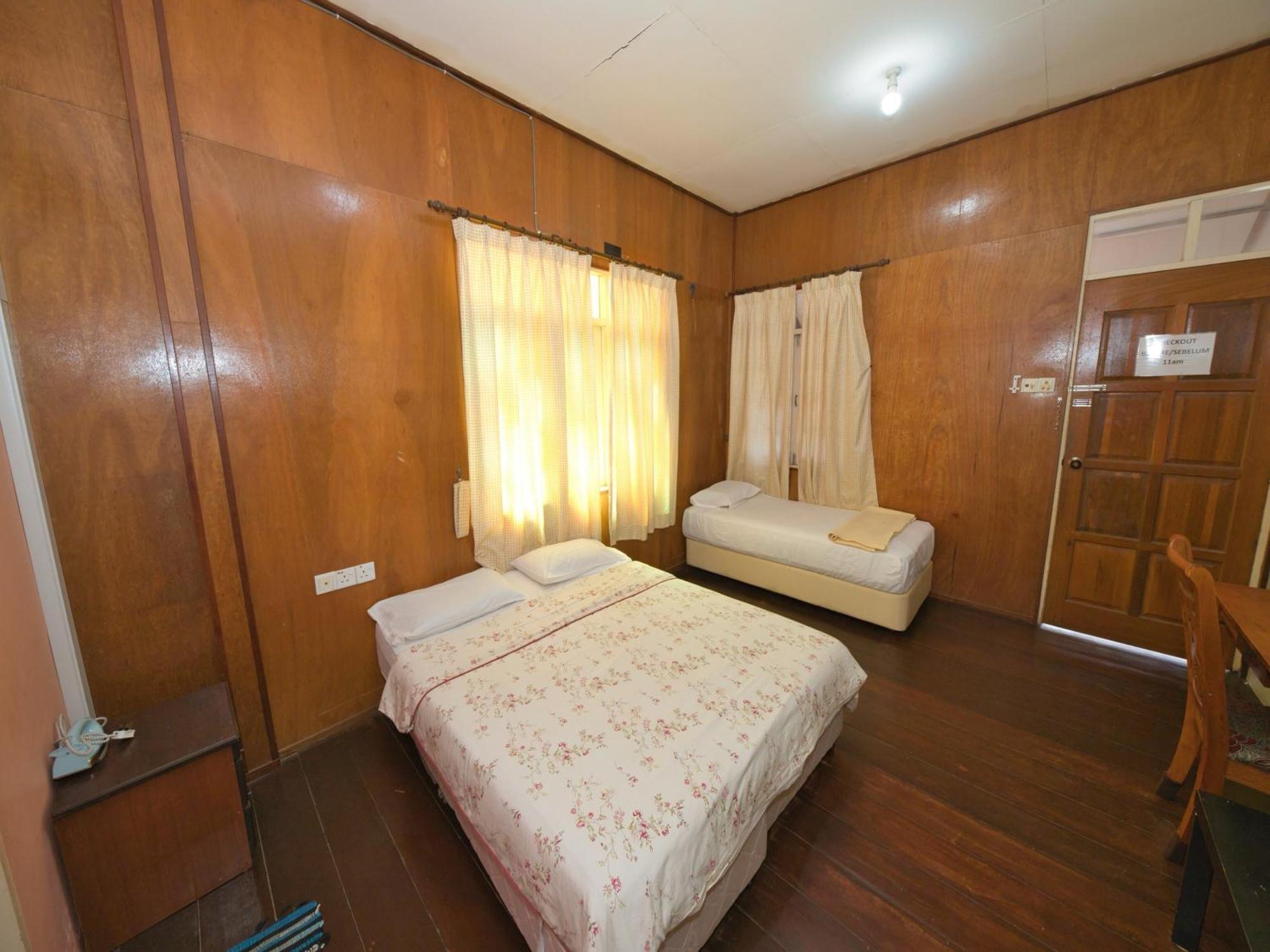 Oyo 90968 Teratak Samuderakita, Chalet & Guesthouse Kampong Gong Badak Kültér fotó